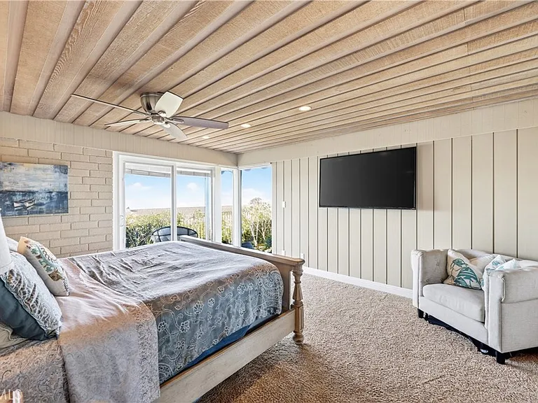 8 Monarch Bay Dr — Photo 26