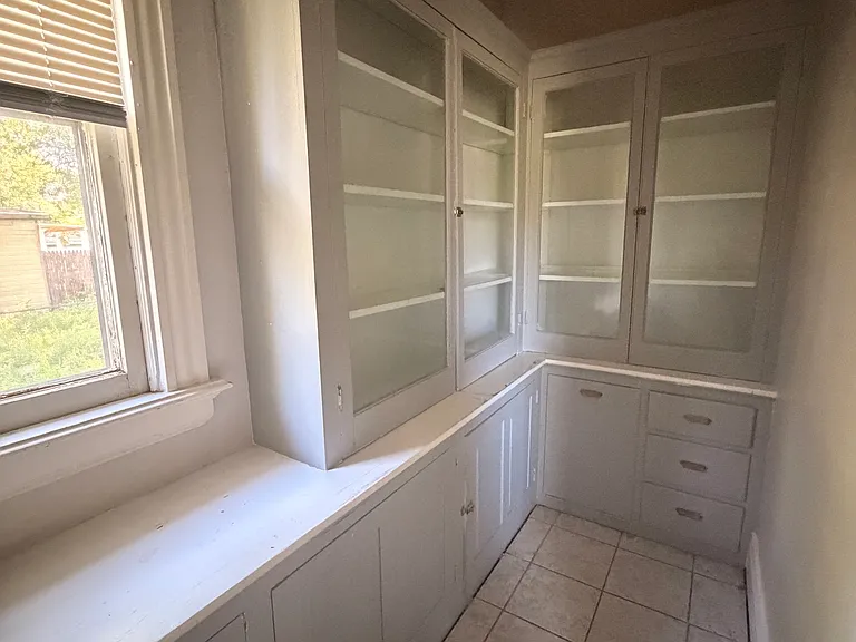 121 Machen St — Photo 11
