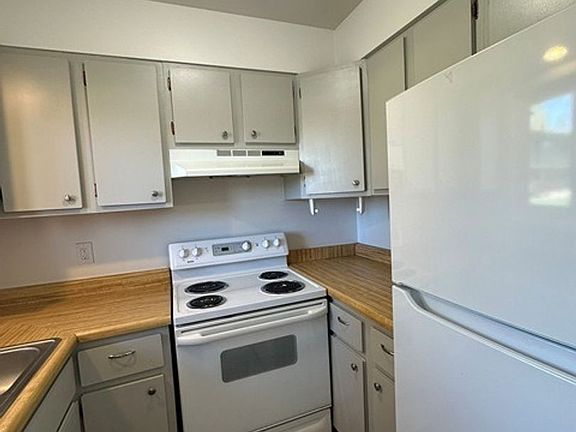 3rd image of 4519 Cannon Ave #2