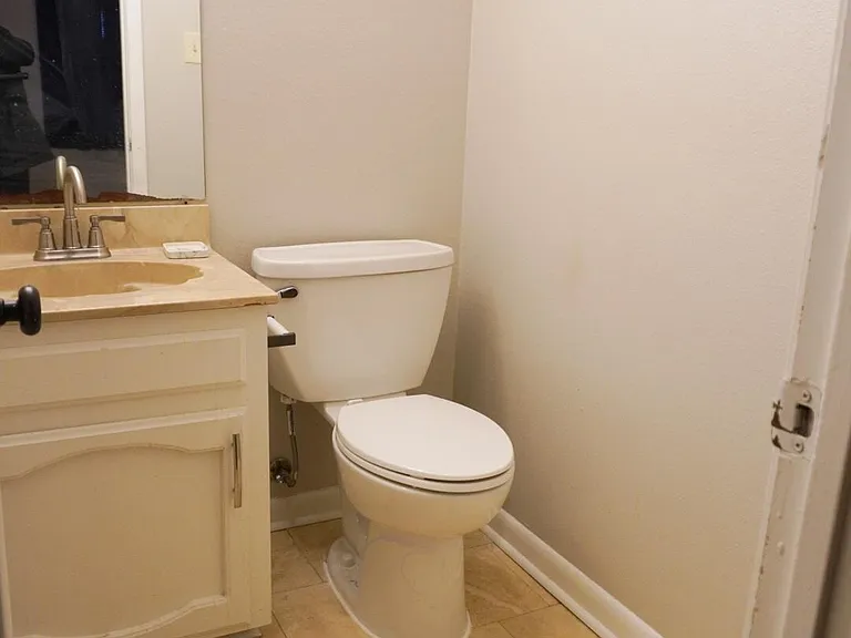 8539 Longwood View Ave — Photo 9