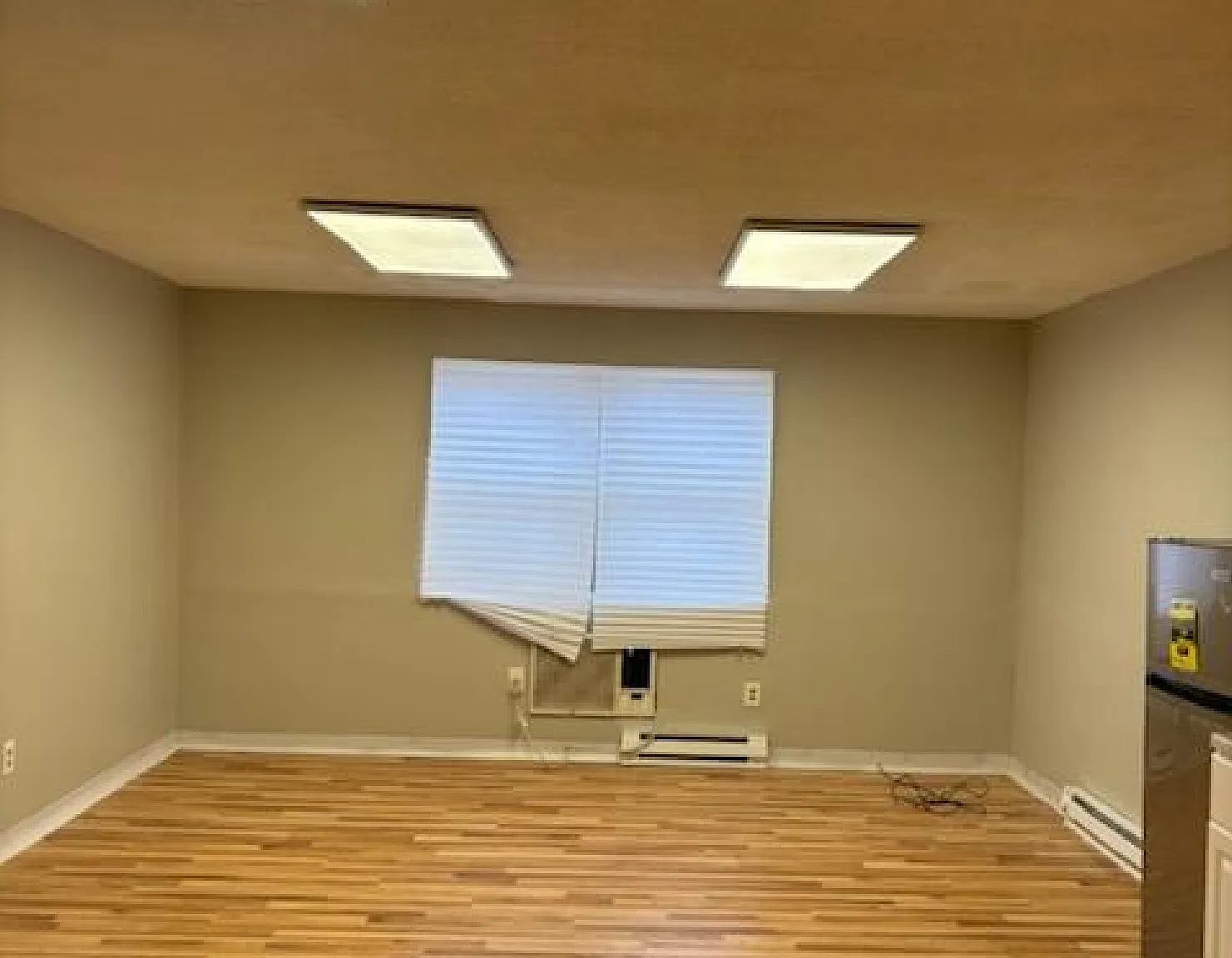 Studio, $700 — Photo 2