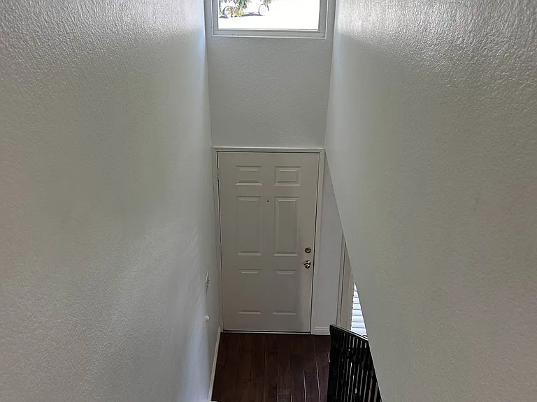 866 Hollyhock Ct — Photo 10