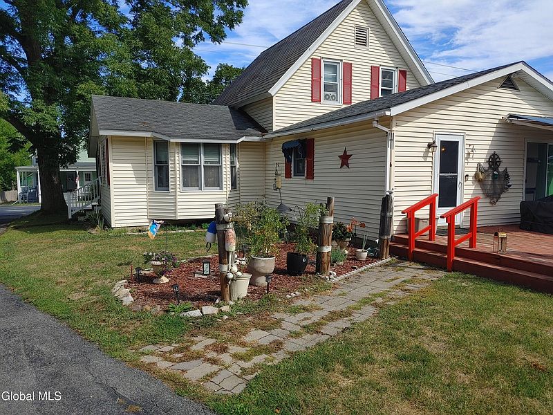 3rd image of 310 Alexandria Avenue