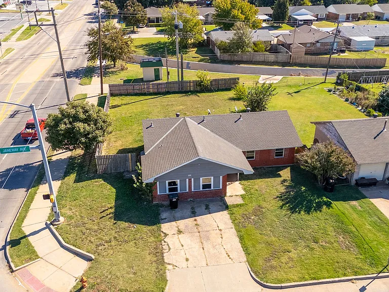 1212 N Janeway Ave — Photo 24