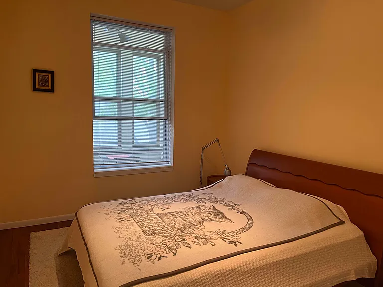 1024 E 52nd St #1 — Photo 17