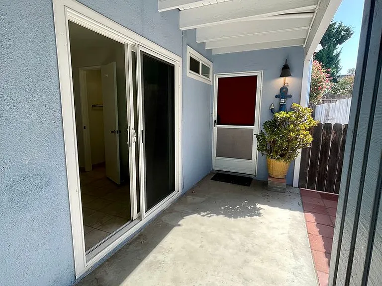 2167 Pierpont Blvd — Photo 2