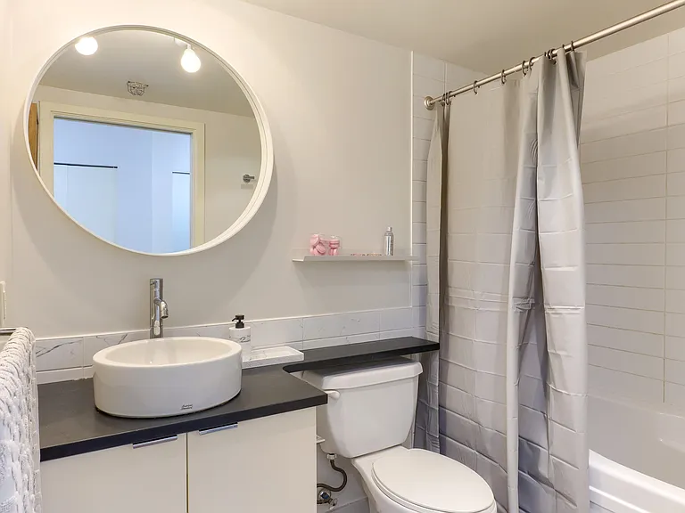 233 Robson St #508 — Photo 9