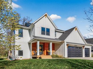 26390 Alexander Ln, Shorewood, MN 55331