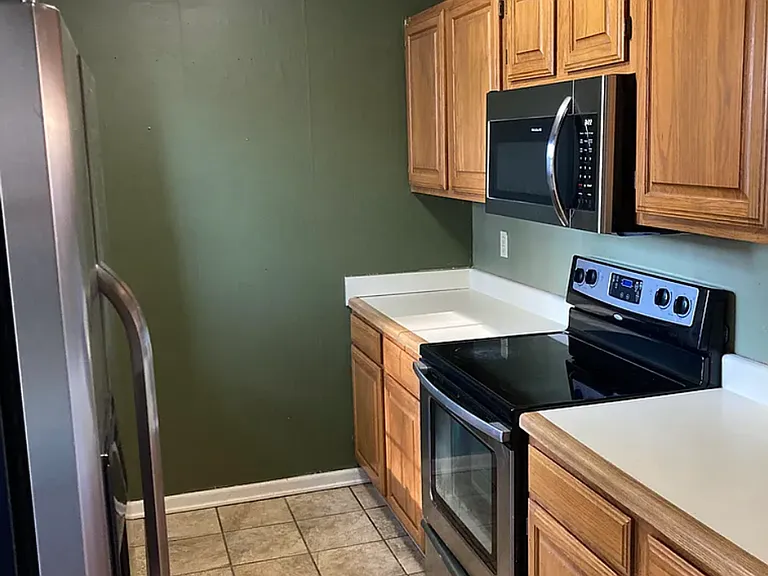 304 Rayburn St — Photo 4