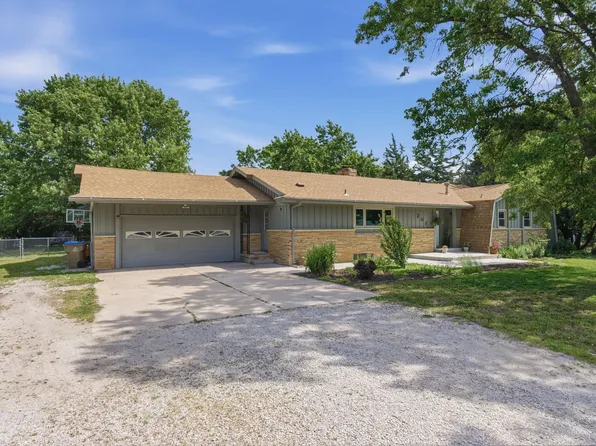 202 W Virginia Rd, Andover, KS 67002