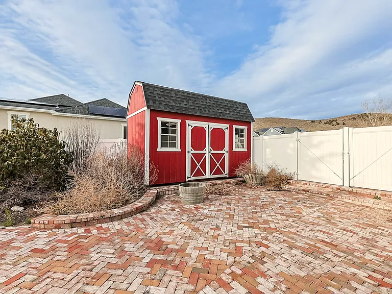 2098 E Elkhorn Rd — Photo 45