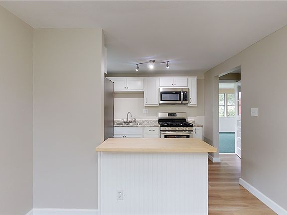 5th image of 1723 W 32nd St