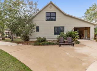 110 Breezewood Cir, San Mateo, FL 32187