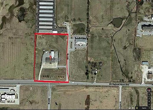 2nd image of 404 SW Regional Airport Blvd