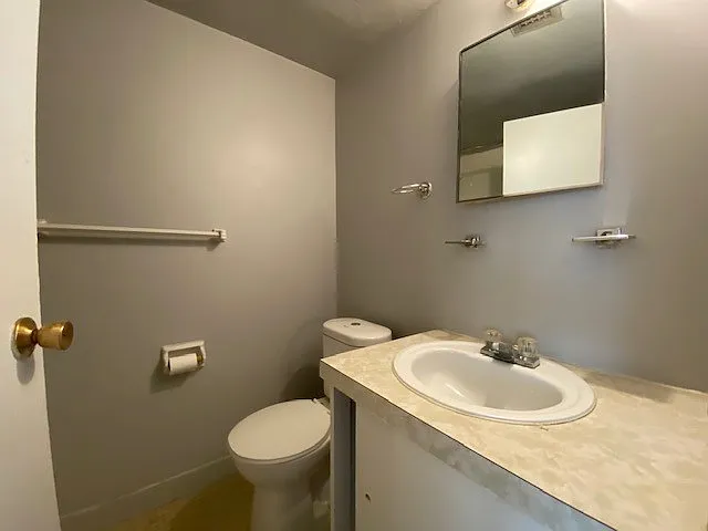 230 Gloucester St — Photo 7