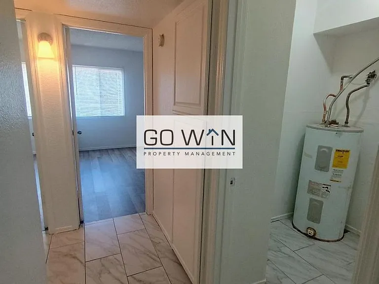 1102 W Cheryl Dr — Photo 6