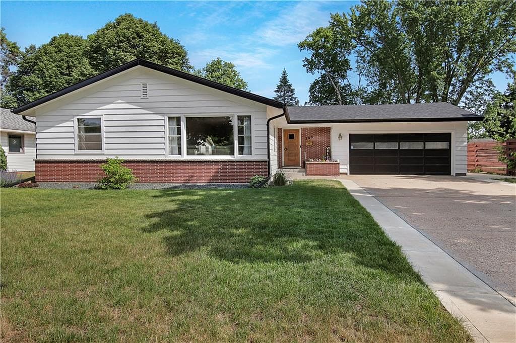 309 East Macarthur, Eau Claire, WI 54701 Zillow