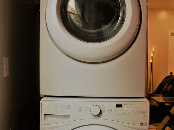 5th image of 521 E State St APT 1