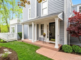 100 Whittington Crse, St Charles, IL 60174
