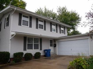 628 E Locust St, Geneseo, IL 61254