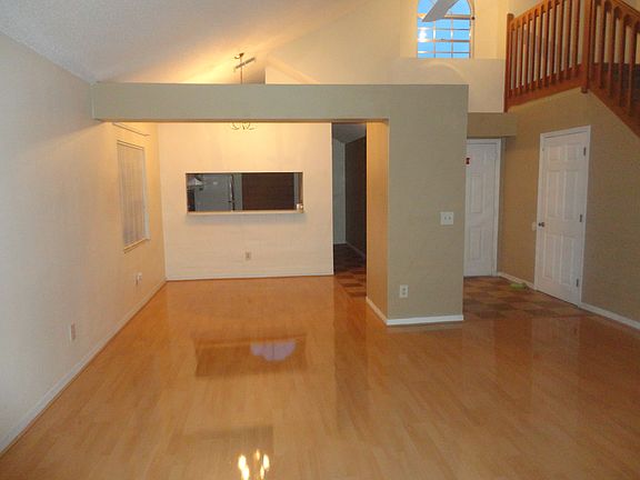 3rd image of 818 Heather Glen Cir
