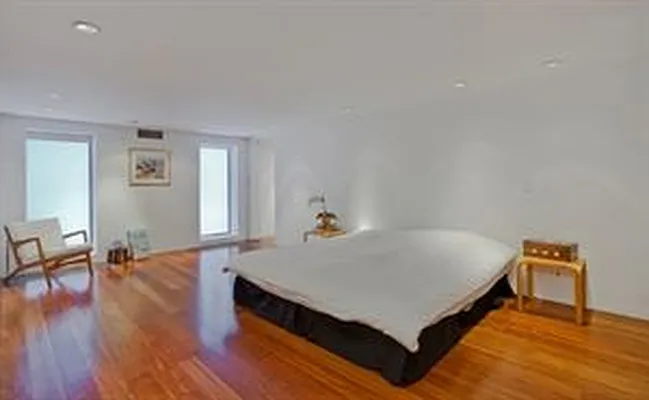 Rented by Douglas Elliman | media 14