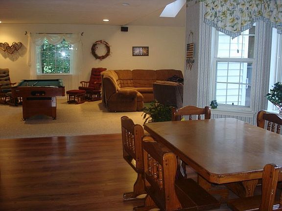 kitchen sitting area and family room