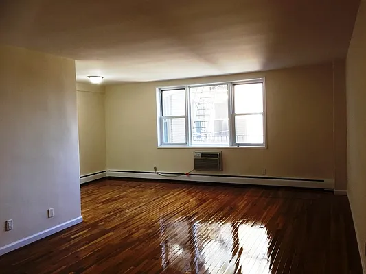 Rented by Prime Realty | media 33