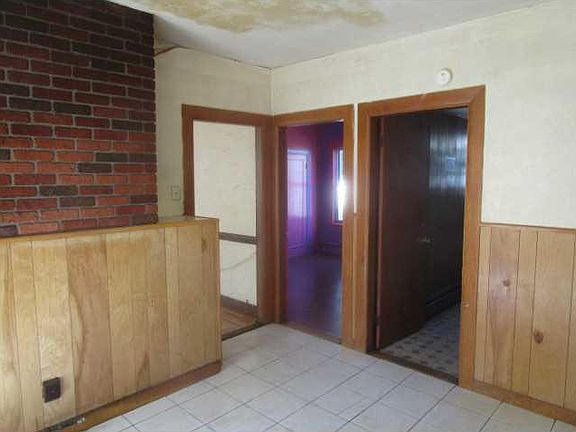 5th image of 100-102 Whitehall St