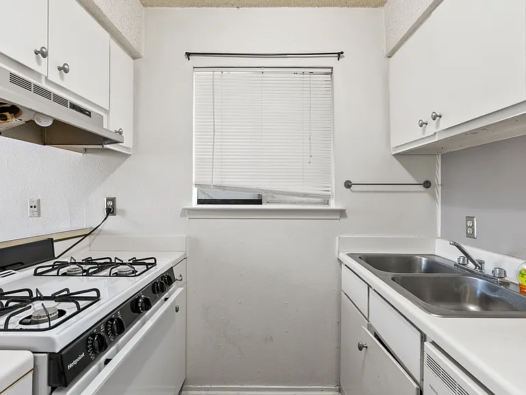 515 Krebs Ln #204 — Photo 11