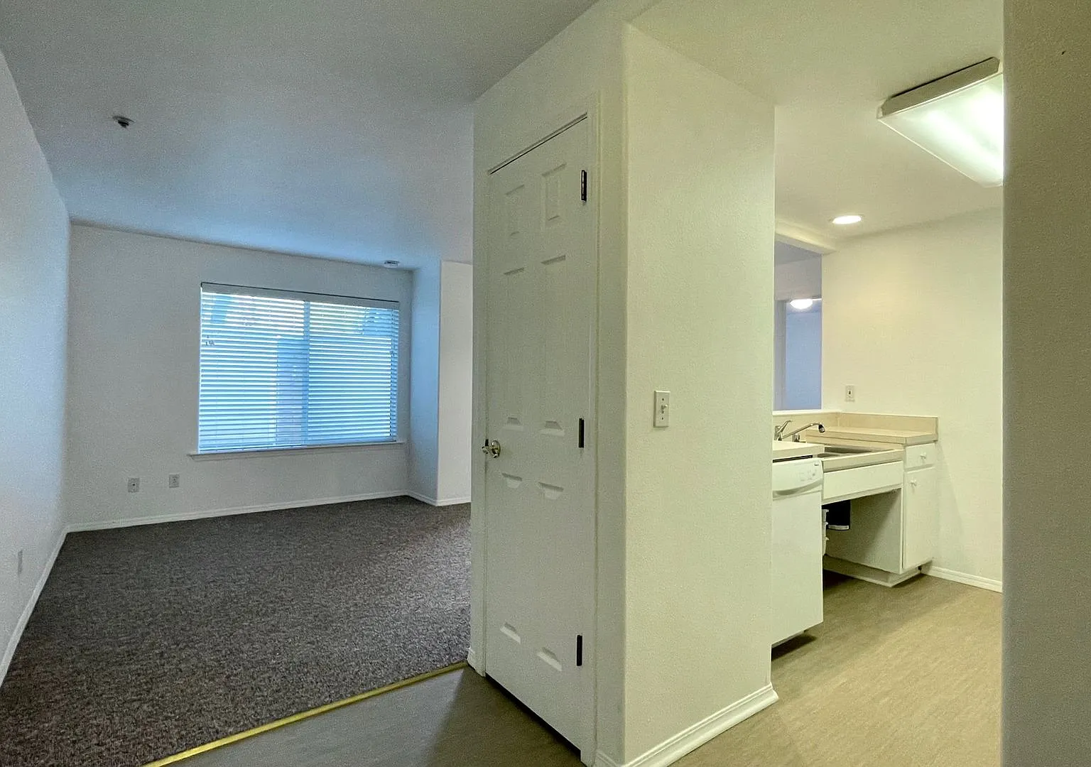 One Bedroom Apartment with Fenced Yard Near Downtown SLO — Photo 4