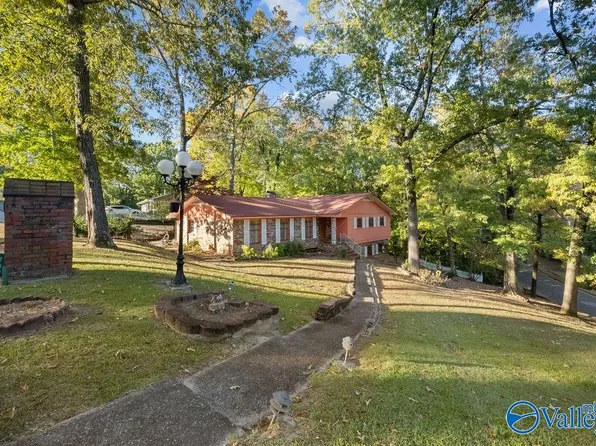 209 Oak Dr, Gadsden, AL 35903