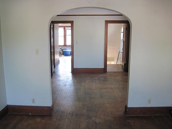 3rd image of 2479 N Fratney St #A