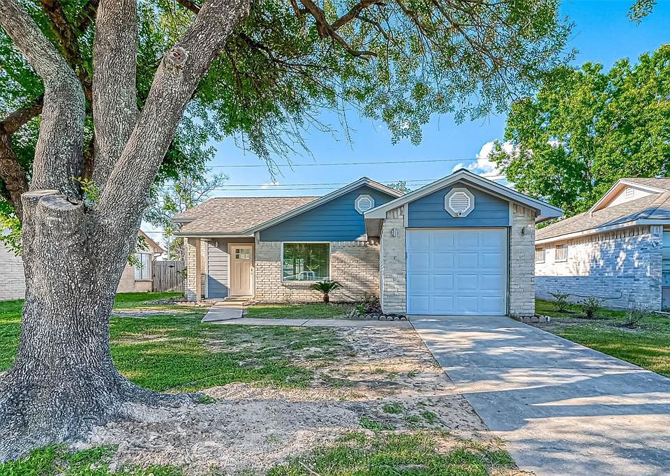 1st image of 10106 Shadow Pine Dr