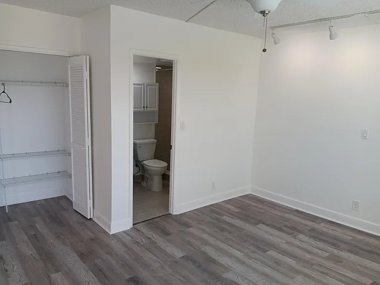 3050 N Palm Aire Dr #702 — Photo 13