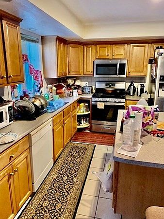 2nd image of 471 Ash St