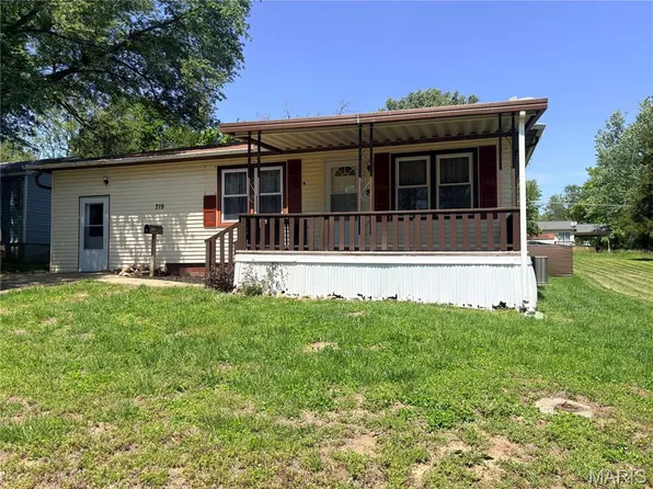 719 Elizabeth St, Sullivan, MO 63080