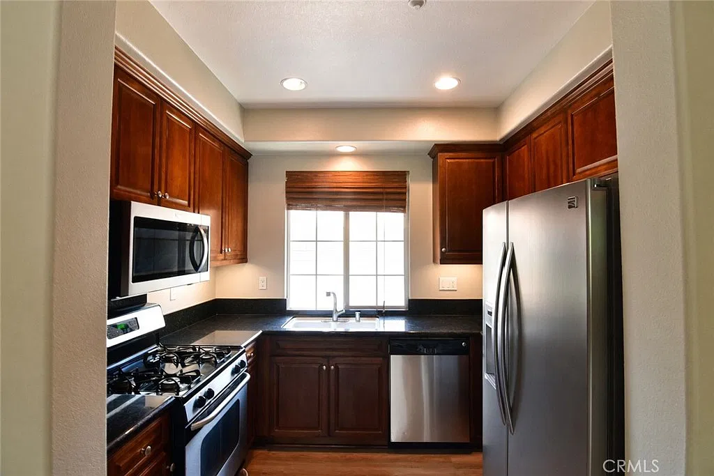 2 bed, 1279 sqft, $3,500 — Photo 4
