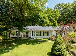 8 Lori Ln, Howell, NJ 07731