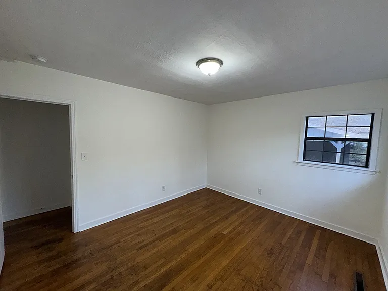 3147 Shirley Dr — Photo 6