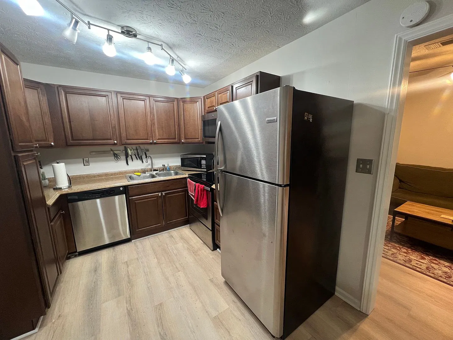Updated 1 bed 1 bath, great location! — Photo 2