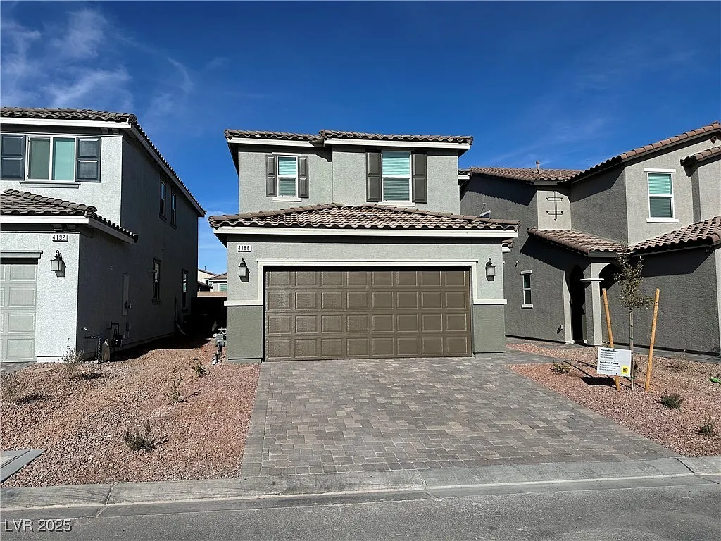 4 bed, 2118 sqft, $2,295 — Photo 1