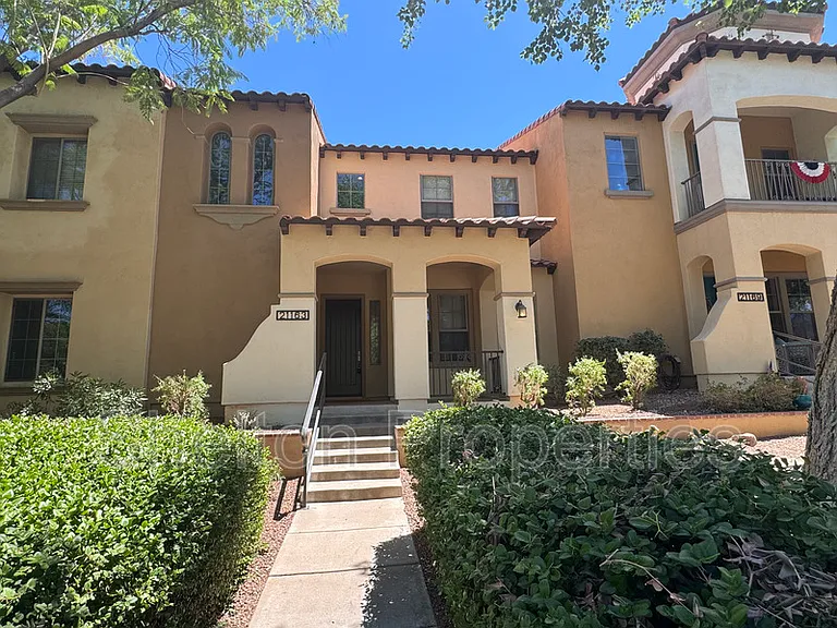 21163 W Sunrise Ln — Photo 1