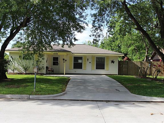 2nd image of 2132 13th Ave N