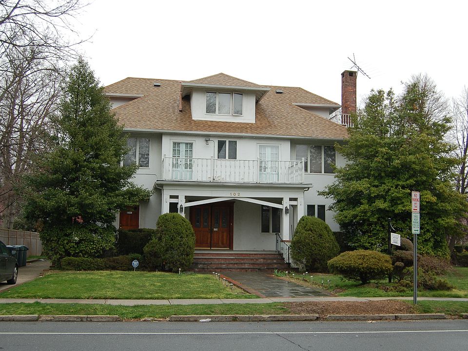 1st image of 102 Woodmere Blvd