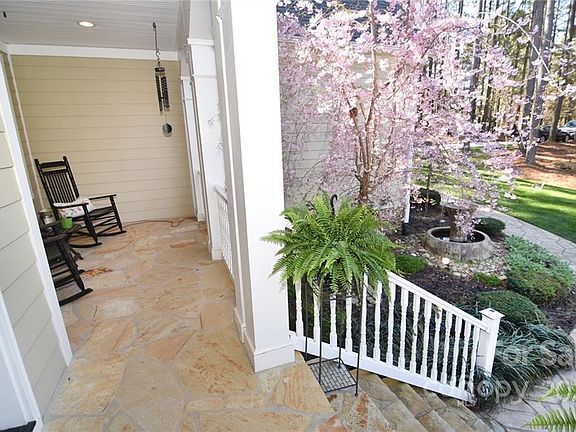 4th image of 9168 Fair Oak Dr