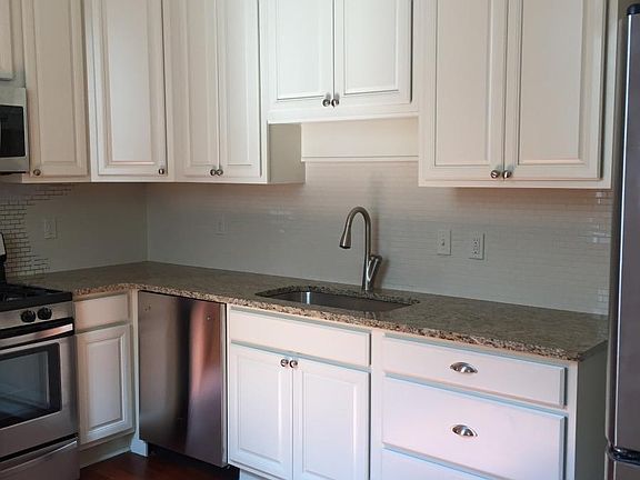 3rd image of 7517 Zimpel St
