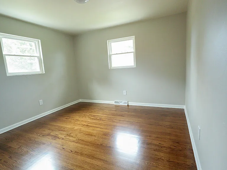 633 Tarpley Ln — Photo 8