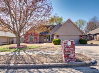 1001 W Inglewood St, Broken Arrow, OK 74011
