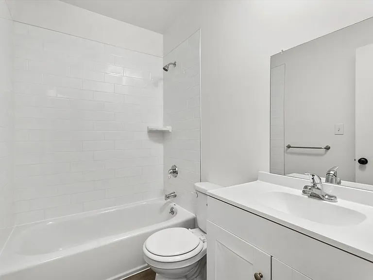 1236 McClellan Dr #5 — Photo 15